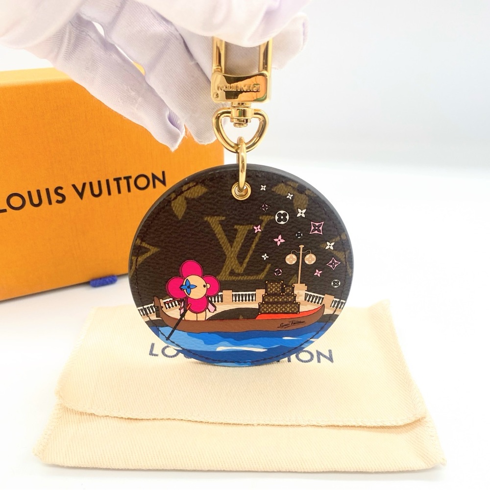 Louis Vuitton
2019 Illustrè Vivienne Venice Bag Charm & Key Holder